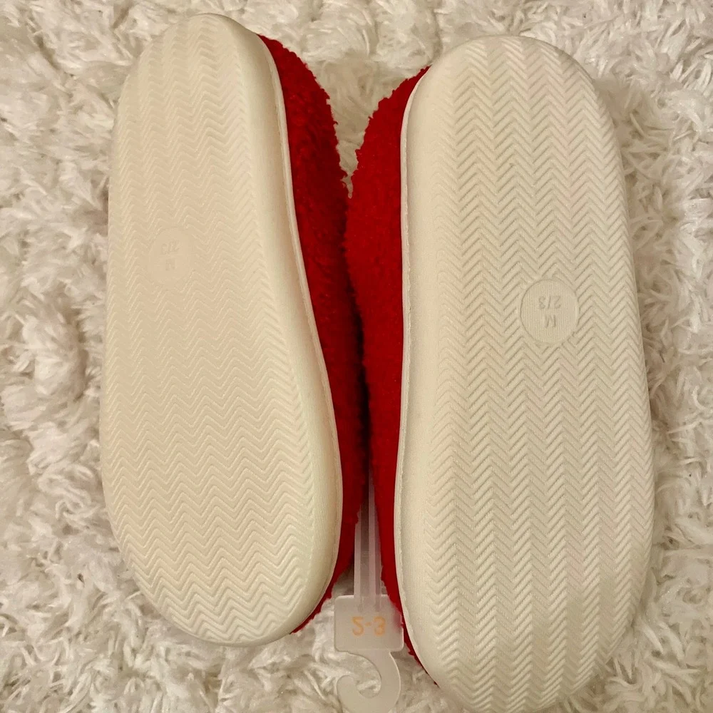 Wonderkids Red Cabin Crew Christmas Slippers‎ Kids Size 2-3